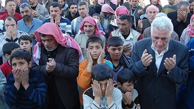 Suriyeliler Türkiye için yağmur duasına çıktı