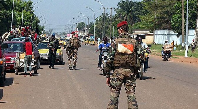 Fransa, Orta Afrika&#039;daki asker sayısını artırıyor