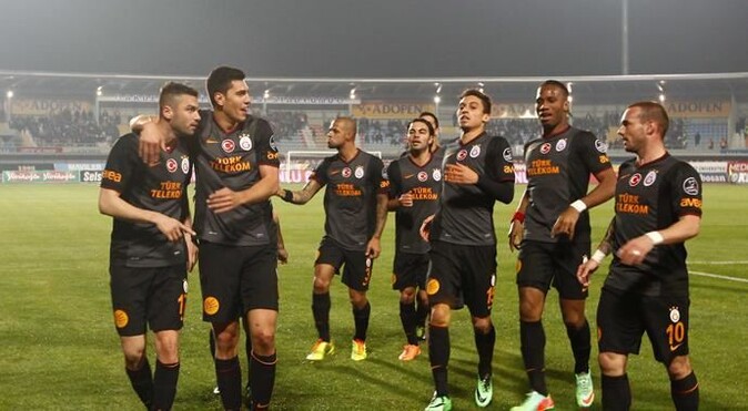 Galatasaray İstanbul&#039;a döndü