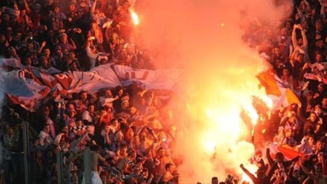 Trabzonspor taraftarının 61. dakika şovu maç durdurdu