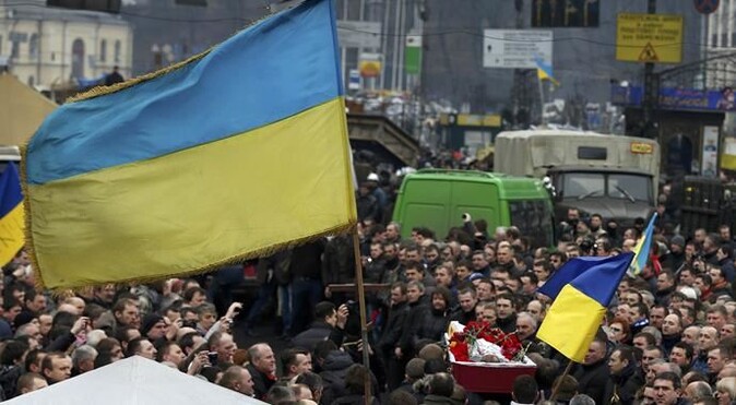 Ukrayna&#039;da taşlar yerinden oynadı