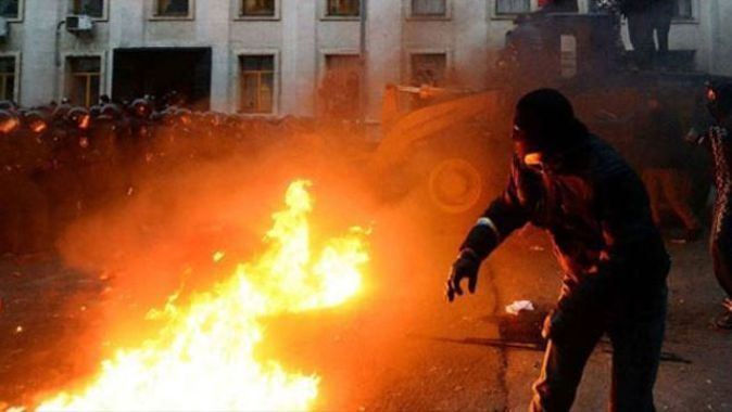 Ukrayna&#039;da siyasi kriz derinleşiyor - İZLE