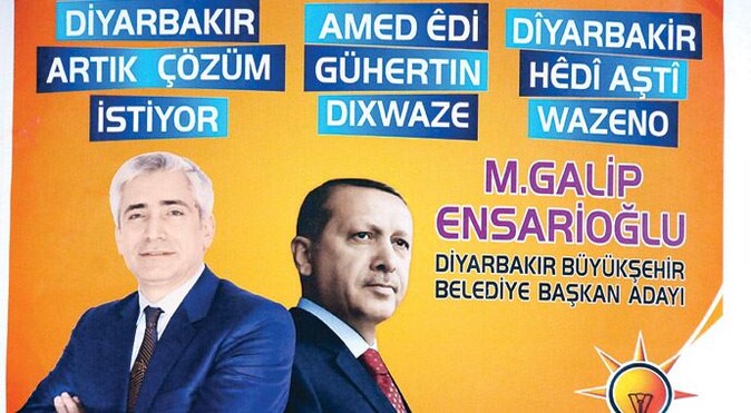 Diyarbakır&#039;a Kürtçe pankart