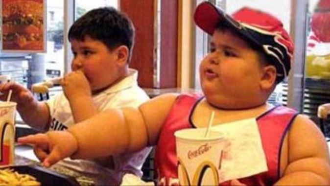 Şekerli içecek önlemi obeziteyi azalttı