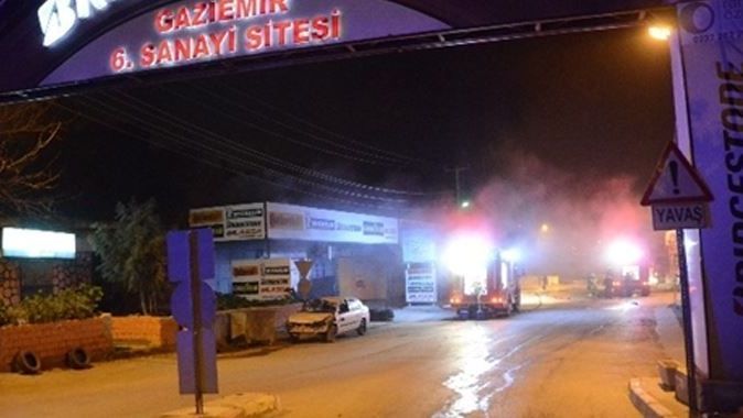 İzmir&#039;de işyeri yangını korkuttu