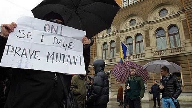 Balkanlarda protestolar sürüyor