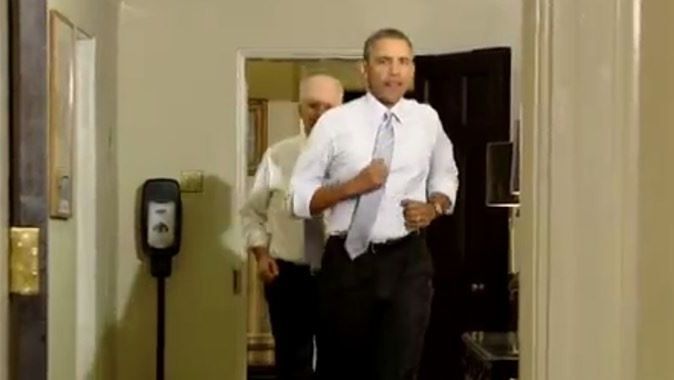 Obama ve Biden Beyaz Saray&#039;da spor yaparken - İZLE