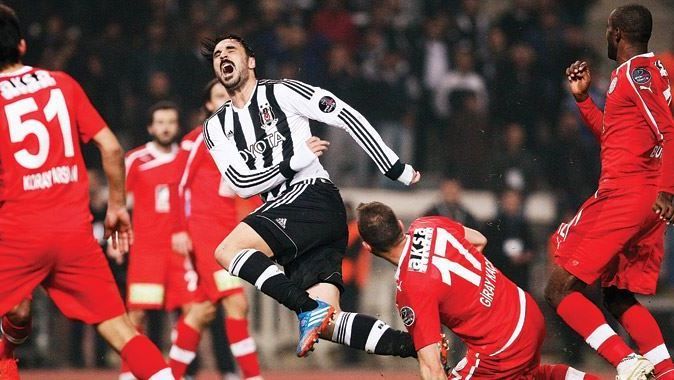 Beşiktaş&#039;ta Almeida endişesi