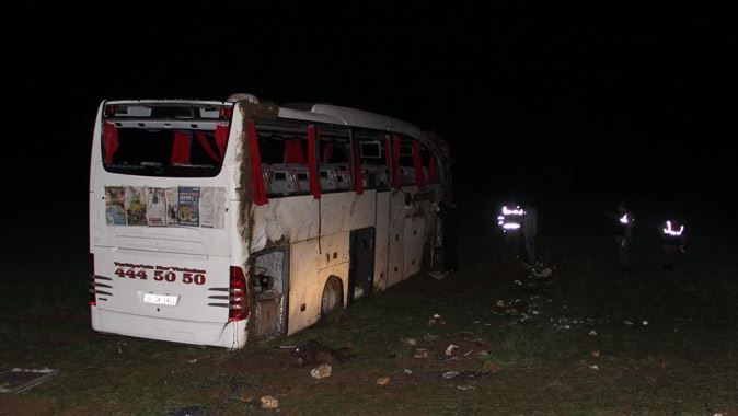 Afyonkarahisar&#039;ı sarsan otobüs kazası: 1 ölü, 23 yaralı