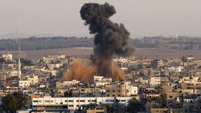 İsrail Gazze&#039;deki 29 noktaya hava saldırısı düzenledi