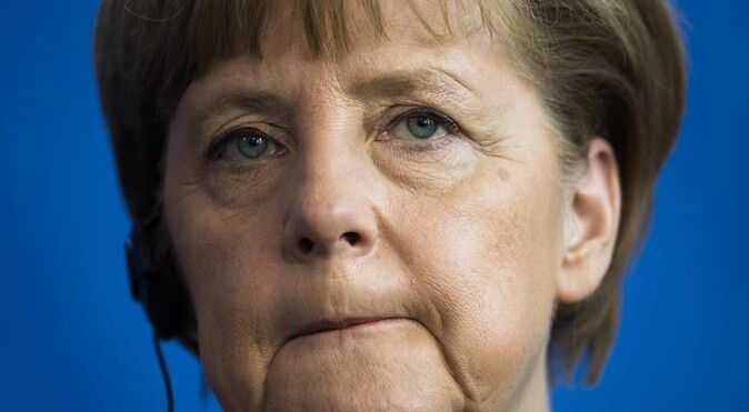 Merkel&#039;den Rusya&#039;ya sert uyarı