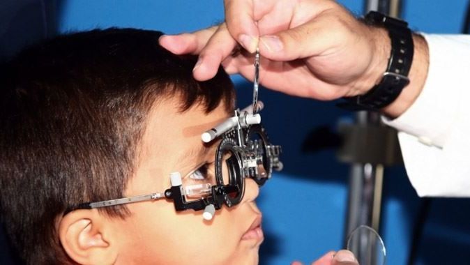 Göz kayması olan çocuk mutlaka gözlük kullanmalı