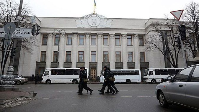 Ukrayna Kırım Parlamentosunun yetkilerini aldı