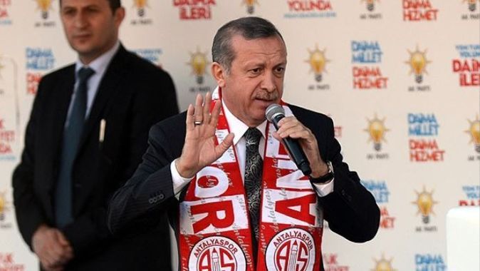 Erdoğan: Kimse bize bayrak sevgisini öğretemez