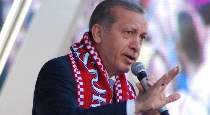 Erdoğan: Ayıp ayıp, senin adayın saksı mı orada?