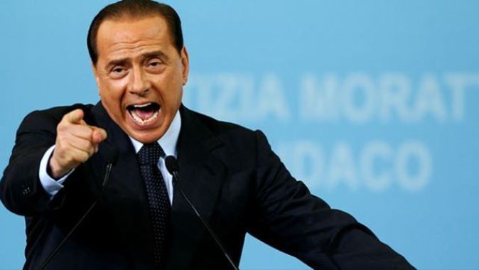 Berlusconi &#039;Şövalye&#039; unvanından da oldu