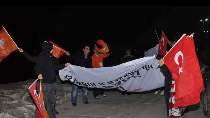 Erdoğan&#039;a siper olmak için Yenikapı&#039;da yattılar - İZLE