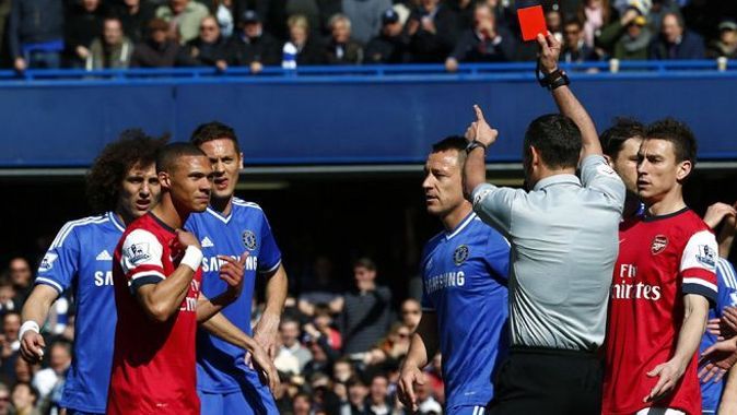 Chelsea Arsenal maçındaki skandal kırmızı kart iptal edildi...