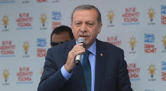 Başbakan Erdoğan, Devlet Bahçeli&#039;yi topa tuttu