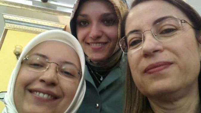 Selfie çılgınlığına, Bakan İslam da katıldı