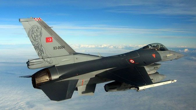 Devriye uçuşundaki Türk jetlere Suriye&#039;den bir taciz daha