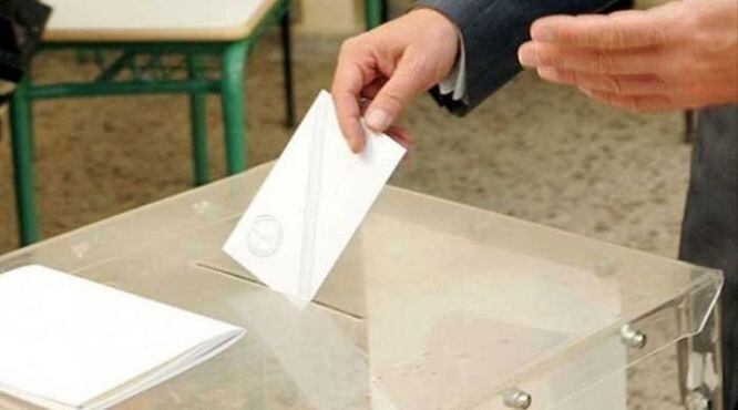 AK Parti&#039;den flaş istifa - (Anlik-&#039;14-seçim-sonuçlari-ekrani)