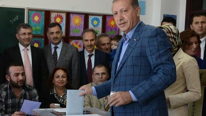 Erdoğan&#039;ın oy kullandığı sandıktan AK Parti birinci çıktı