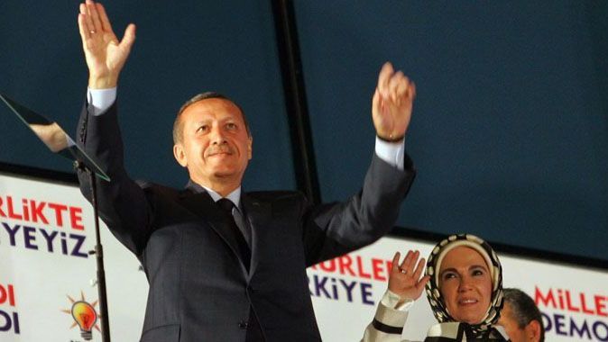 Başbakan Erdoğan&#039;dan balkon konuşması