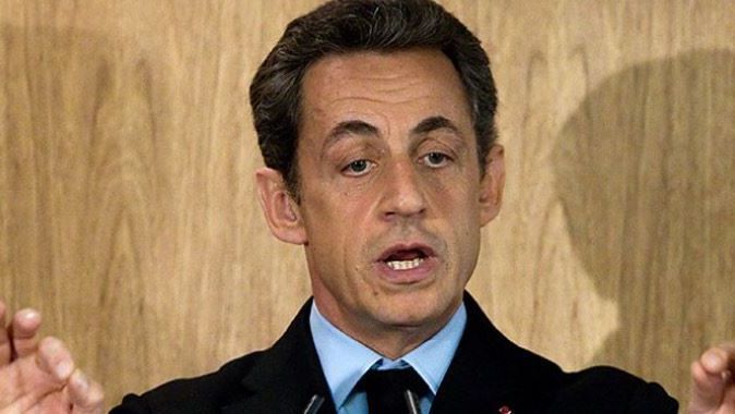 Danışmanın Sarkozy&#039;ye yaptığı Fransa&#039;yı şoke etti