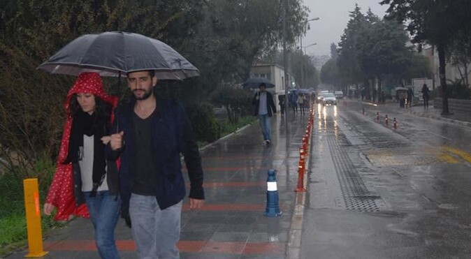 İzmir&#039;de yağmur sevinci
