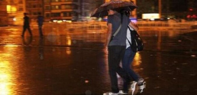 Beklenen yağmur İstanbul&#039;da - İşte son hava durumu raporu