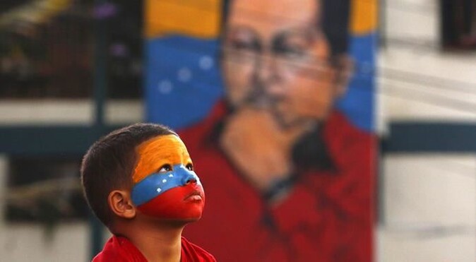 Eski Venezuela Devlet Başkanı Chavez anılıyor