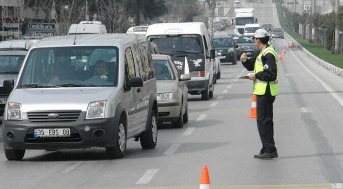 İzmir&#039;de polise arama izni 