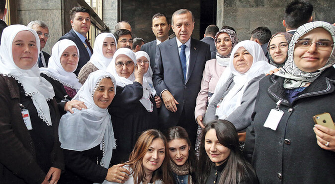 Başbakan Erdoğan: Adliyeleri çetelerden temizleyeceğiz