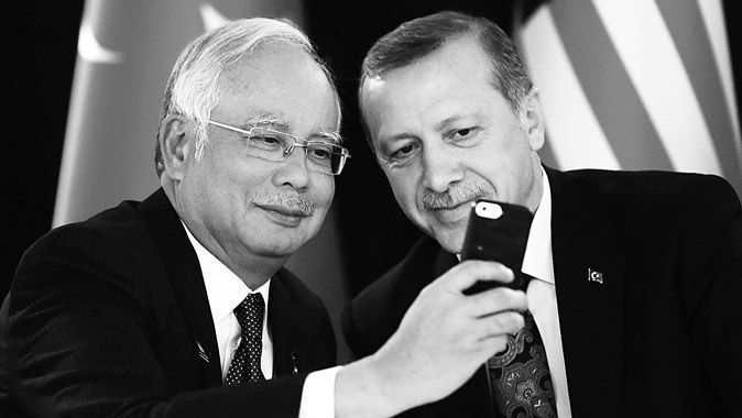 1 numaralı konuk! Razak, Erdoğan&#039;la selfie çekti