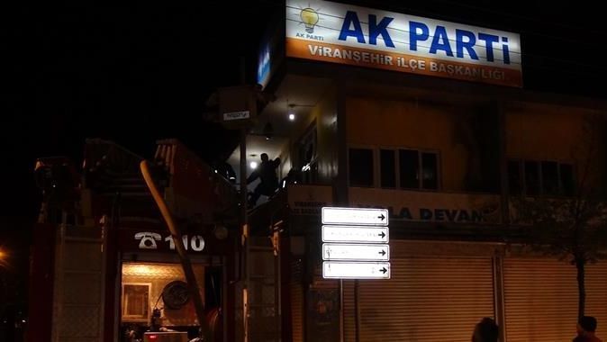 Şanlıurfa&#039;da AK Parti binasına molotof attıp yaktılar