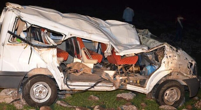 Şanlıurfa&#039;da trafik kazası: 3 ölü 8 yaralı