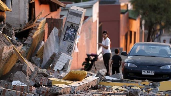 Şili&#039;de depremler birbiri ardına geliyor, tsunami uyarısı yapıldı