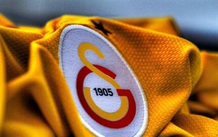 Galatasaray&#039;da iki imza atılıyor