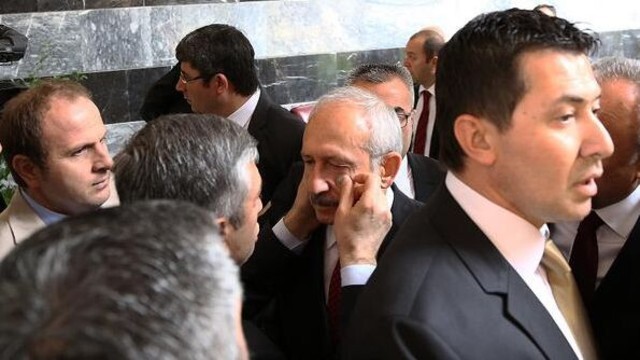 Kılıçdaroğlu&#039;na saldırı, Bekir Bozdağ olayını hatırlattı
