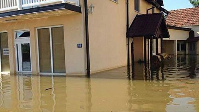 Milli oyuncunun evi sular altında kaldı