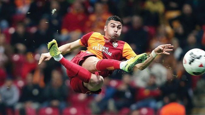 Galatasaray, yerli oyuncularına sarıldı