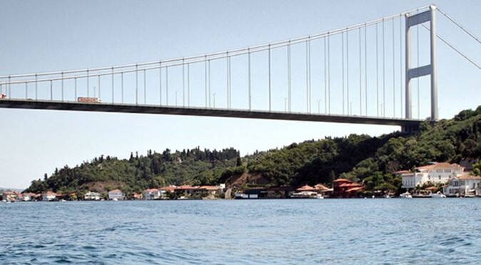 Boğaz Köprüsü&#039;nde intihar!