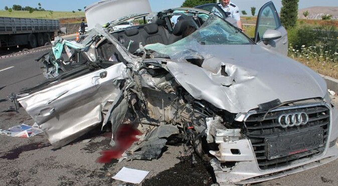 Elazığ&#039;da feci trafik kazası! 2 ölü 2 yaralı