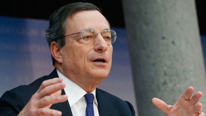 Draghi: Avro Bölgesi deflasyona karşı para basmaya hazır