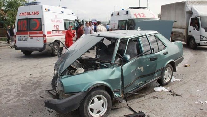 Ankara&#039;da feci kaza! 10 yaralı