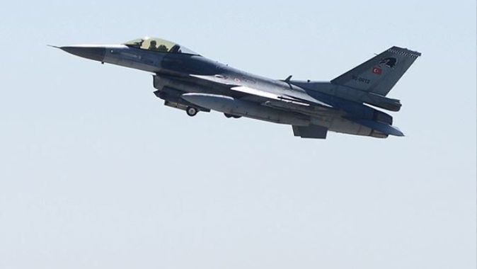 Türk F-16&#039;larına Yunanistan&#039;dan taciz