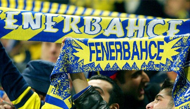 Fenerbahçeli taraftarlar&#039;dan TFF çıkartması