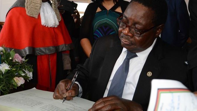 Malavi&#039;nin yeni devlet başkanı evleniyor