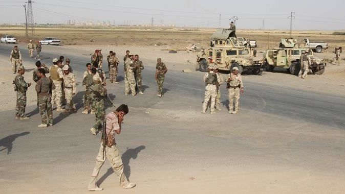 IŞİD, Irak&#039;ta askeri konvoya saldırdı çok sayıda asker öldü